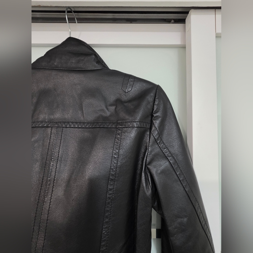 Danier Women's Black Leather Jacket - Picture 16 of 16